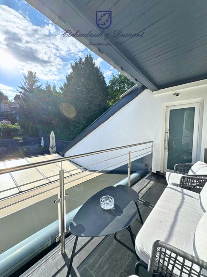 Überdachter Balkon DG