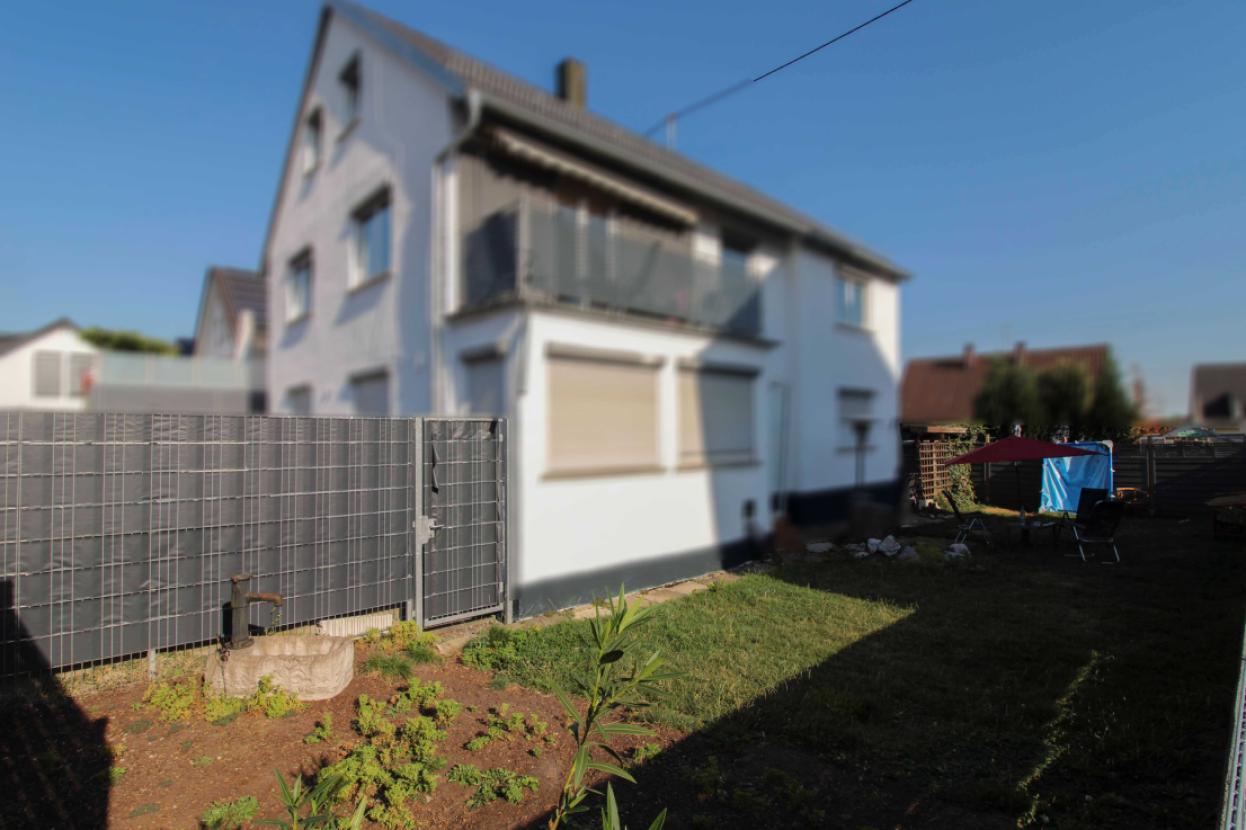 Außenansicht mit Gartenanteil EG