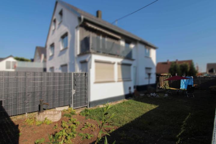 Außenansicht mit Gartenanteil EG