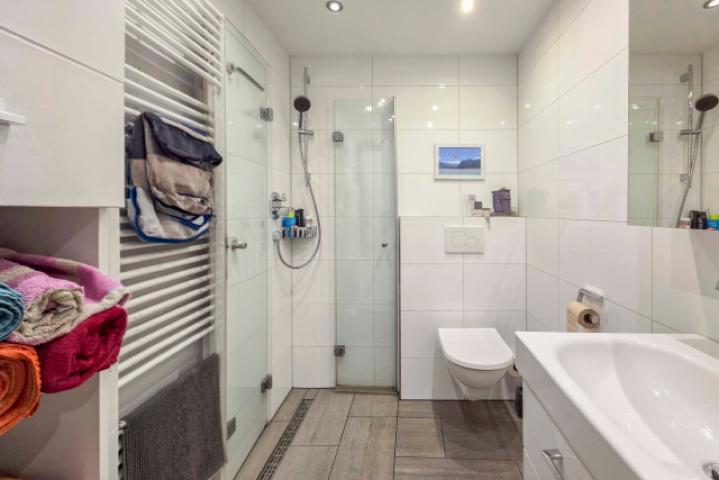 Badezimmer EG