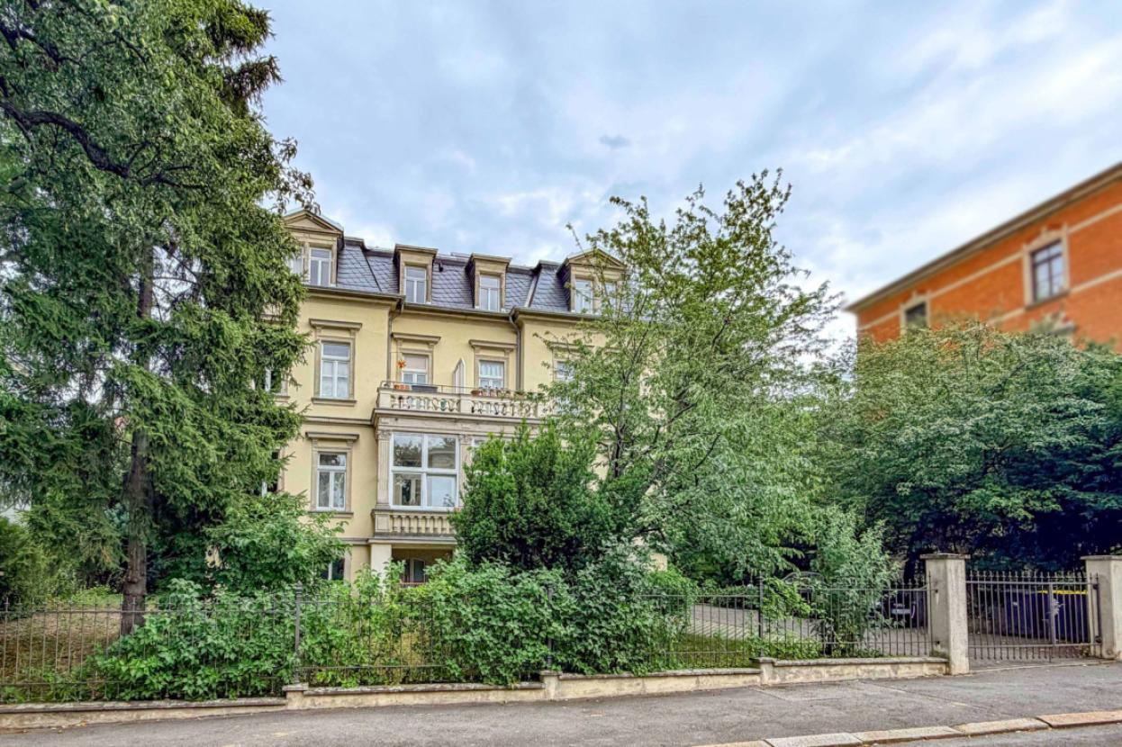 Hausansicht straßenseitig 03