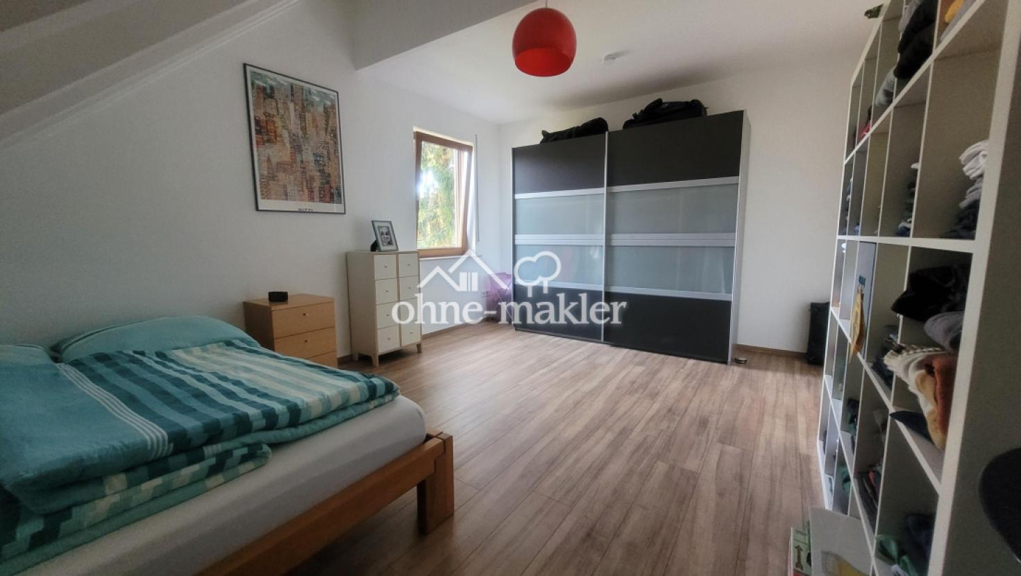 Großes Schlafzimmer