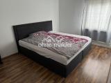 Schlafzimmer mit Doppelbett
