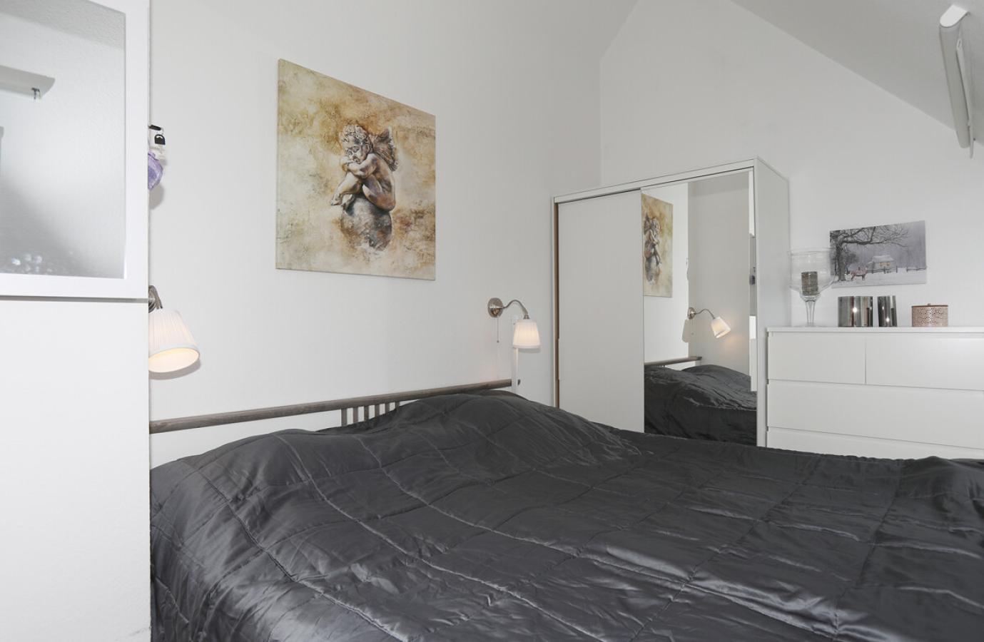Schlafzimmer DG