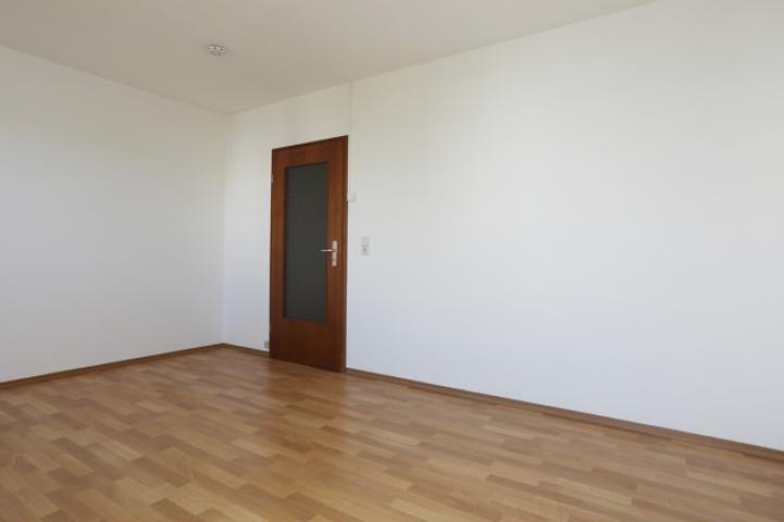 Wohn- und Schlafzimmer