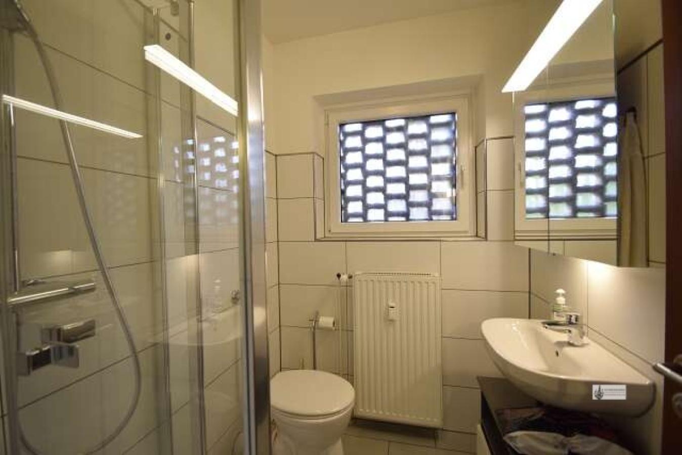 Bad mit Dusche in der ELW