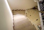 Steintreppe in den Keller