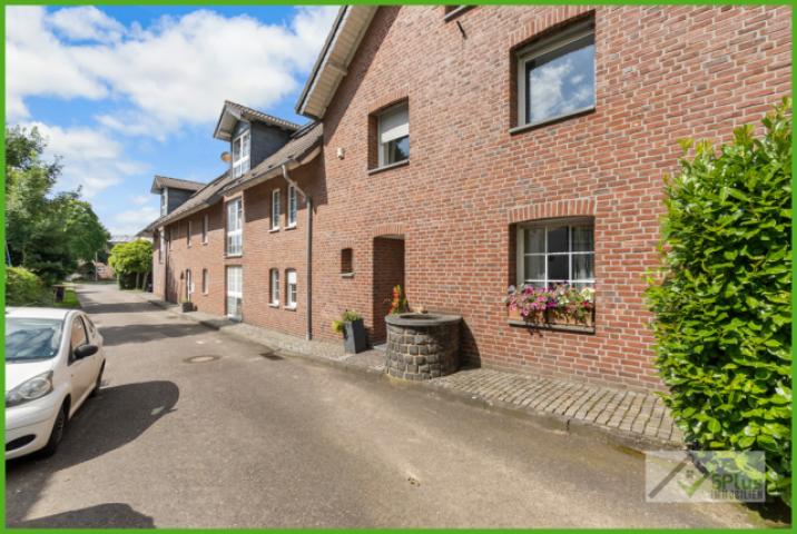 5Plus Immo ehem. Vierkanthof Geilenkirchen Leiffarth Zufahrt Eingang Dreifamilienhaus