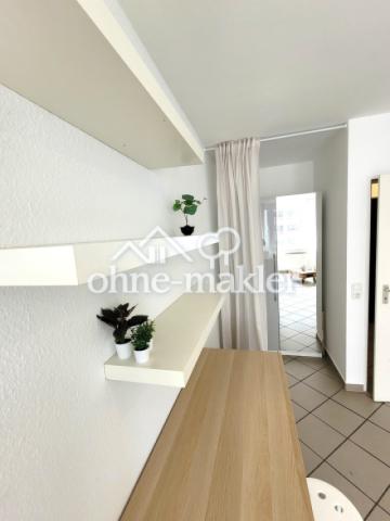 Arbeitsbereich u. Schrank