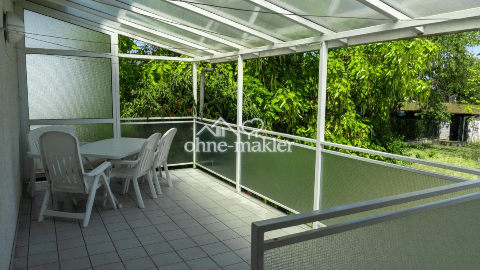 Ruhig gelegene Hochterrasse