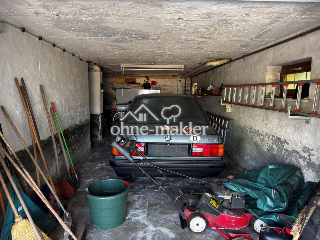 Garage mit Kellerraum
