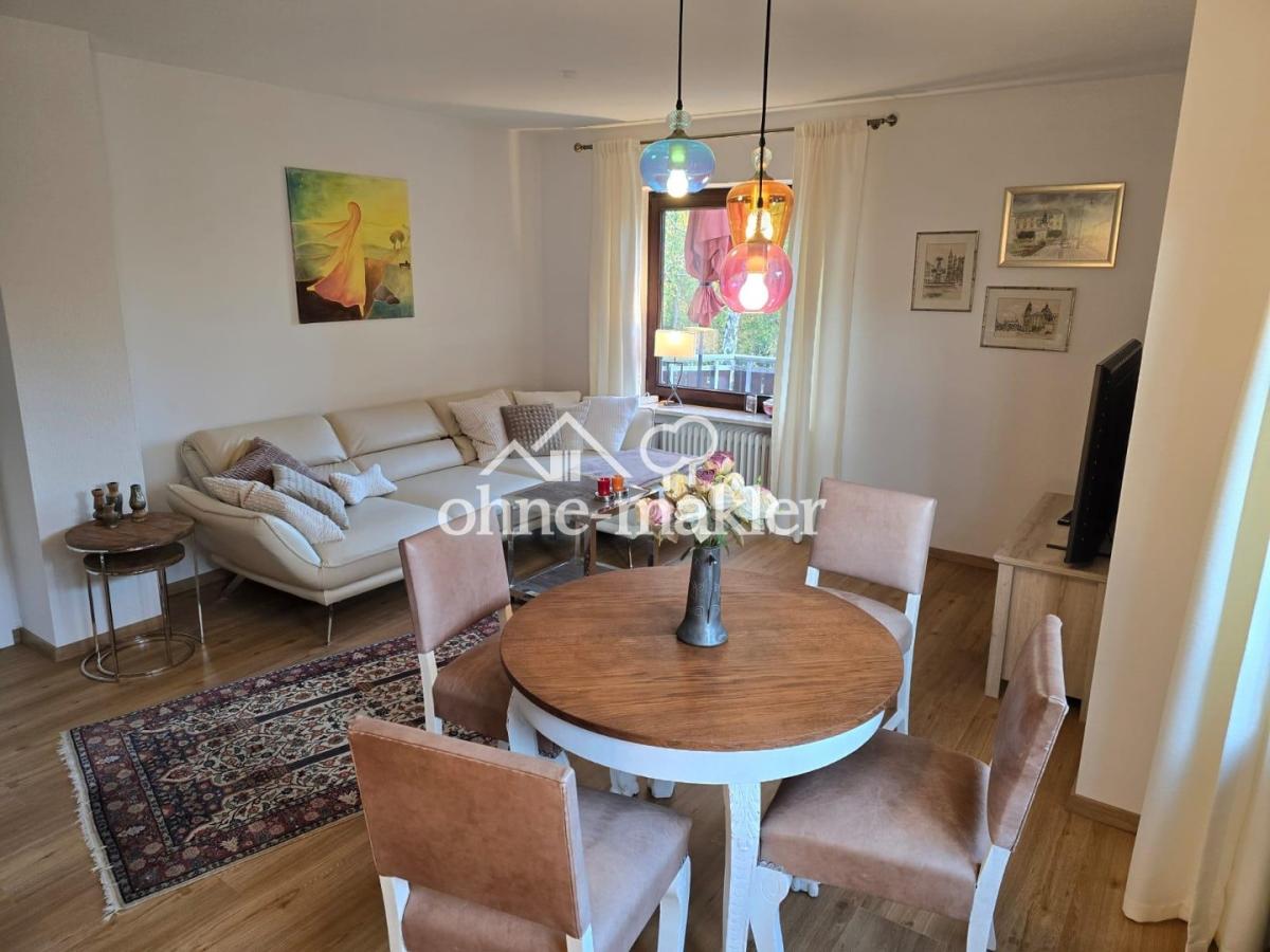 Wohnzimmer möbliert