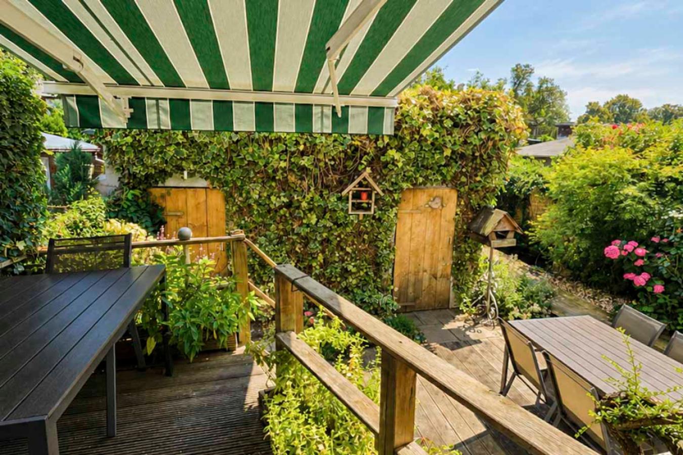 Terrasse direkt am Wohnzimmer