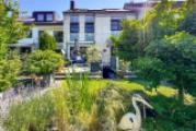 Garten mit 2 Terrassen