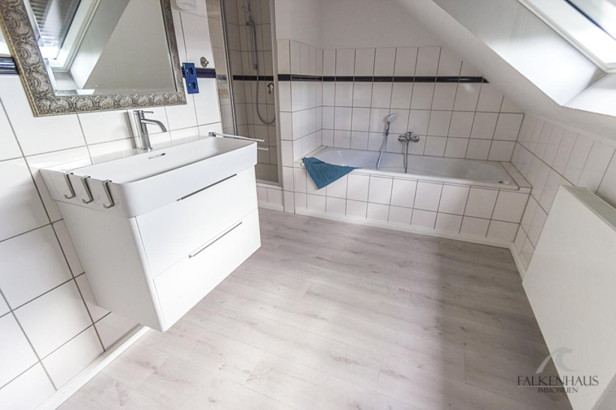 Bad Dachgeschoss - weitere Ansicht