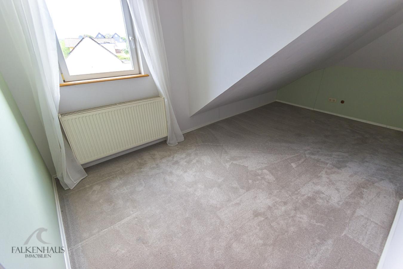 Arbeits-/Hobbyraum Dachgeschoss - weitere Ansicht