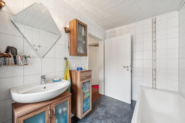 OG: Badezimmer 