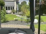 Blick von der Sauna in Garten