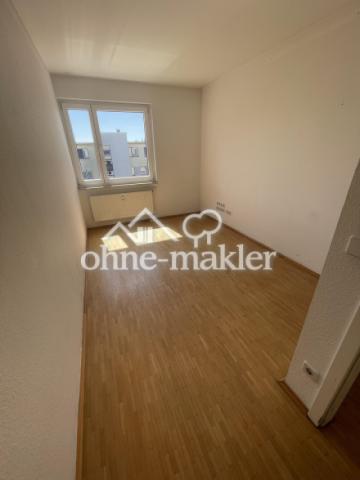 Kinderzimmer/Büro re.