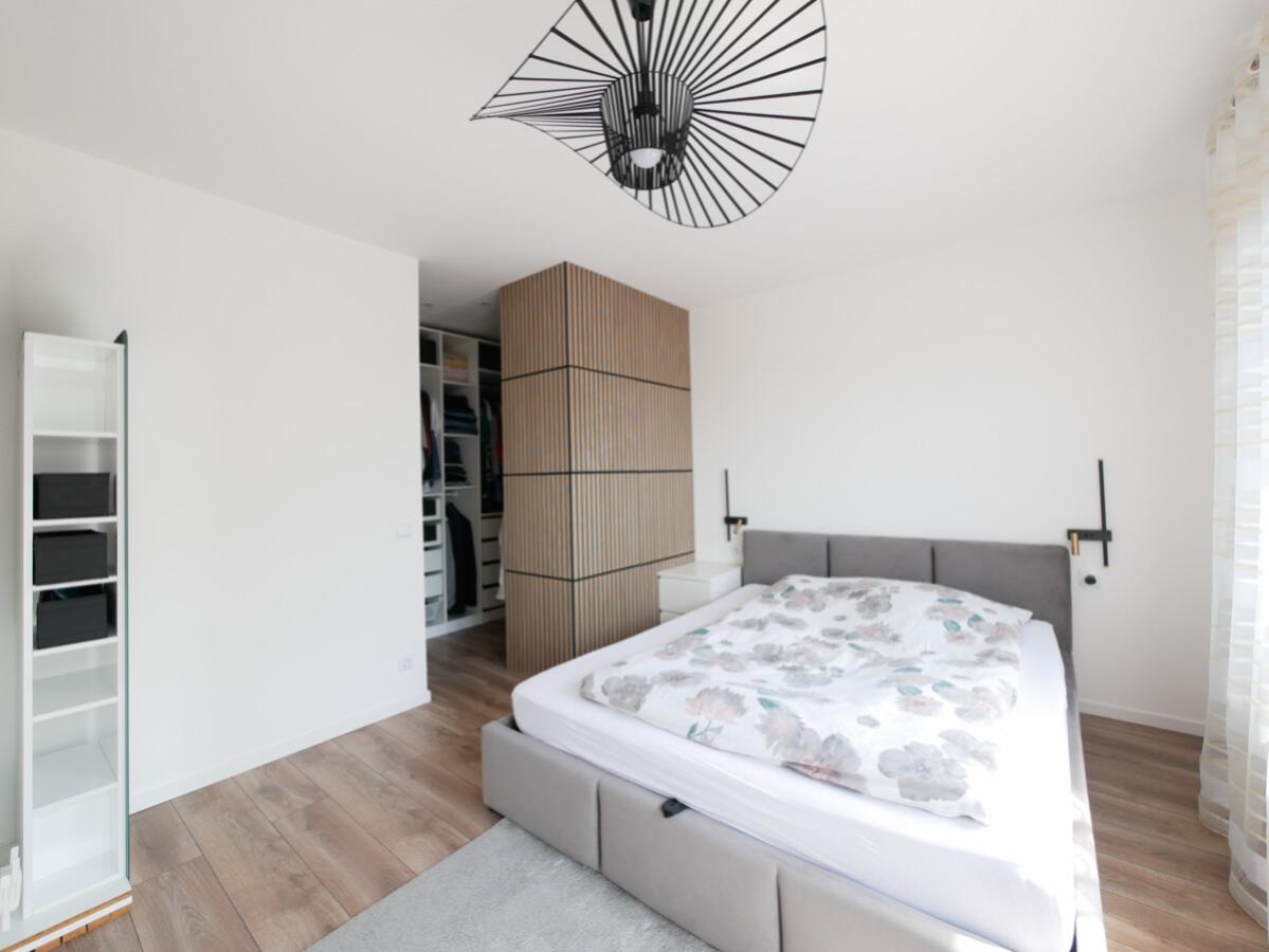 III. Schlafzimmer