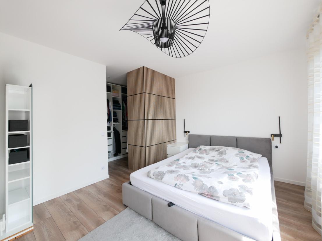 III. Schlafzimmer