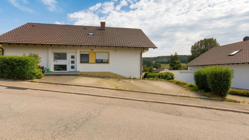 Straßenansicht