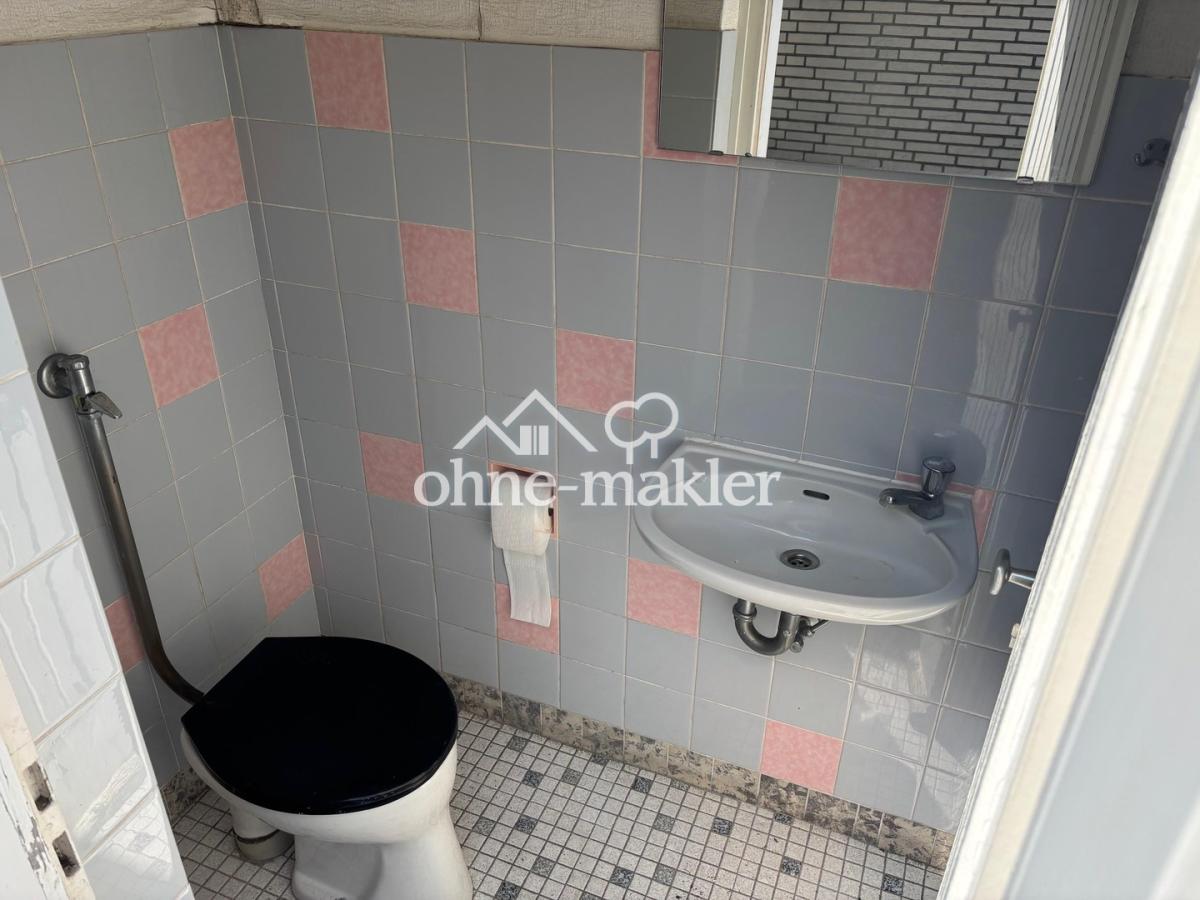 Toilette in Garage