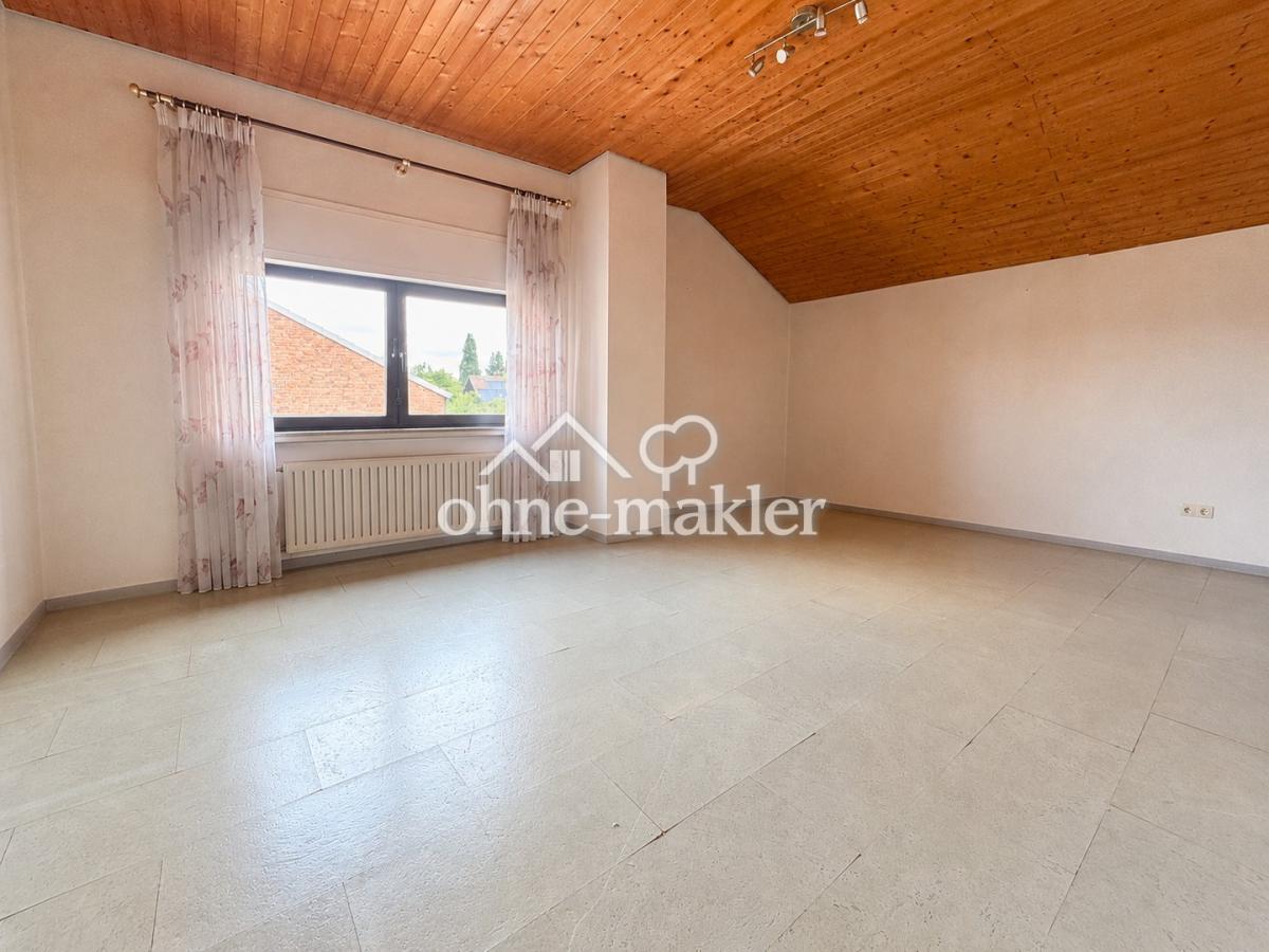Schlafzimmer 2  OG