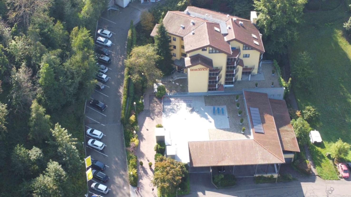 Ansicht Residence mit Parkgarage