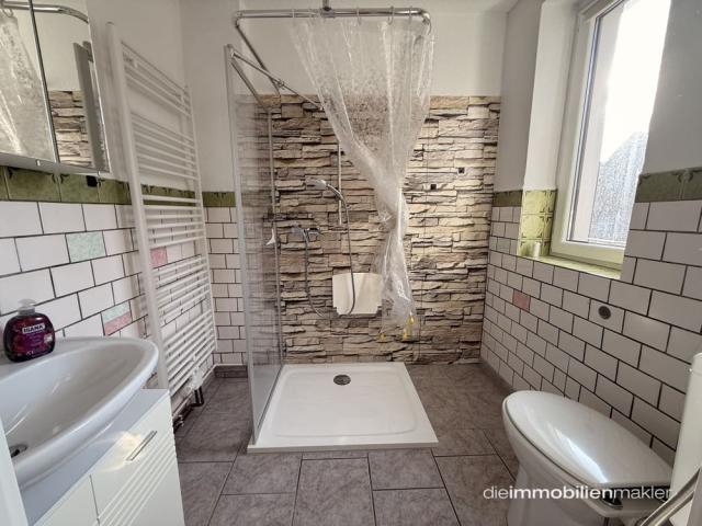 Bad mit Dusche