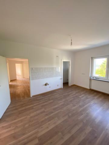 Küche mit Vorratsraum