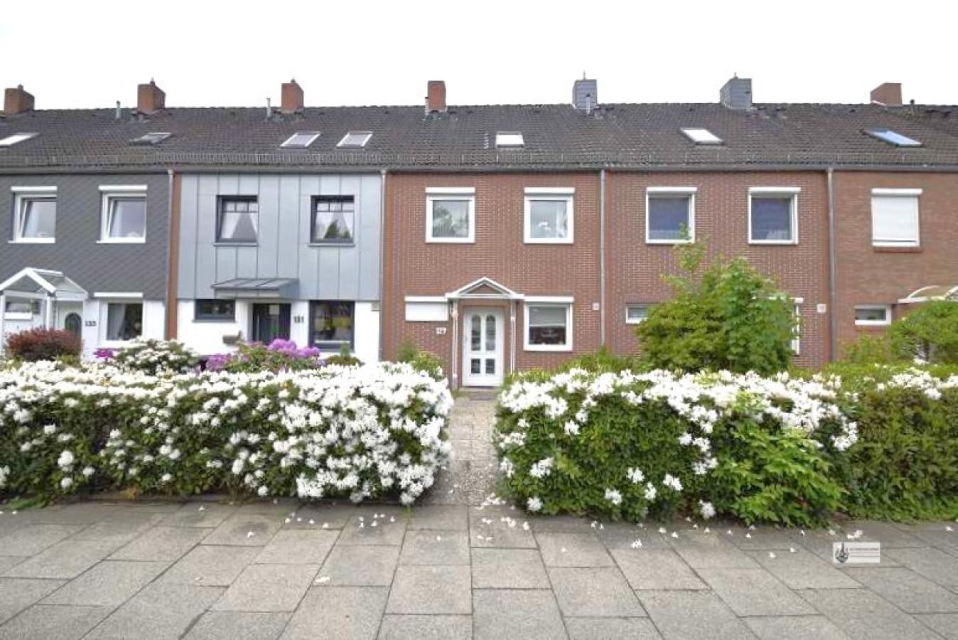 Straßenansicht
