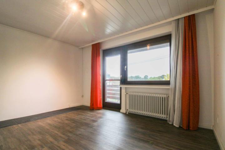 Schlafzimmer + Balkon