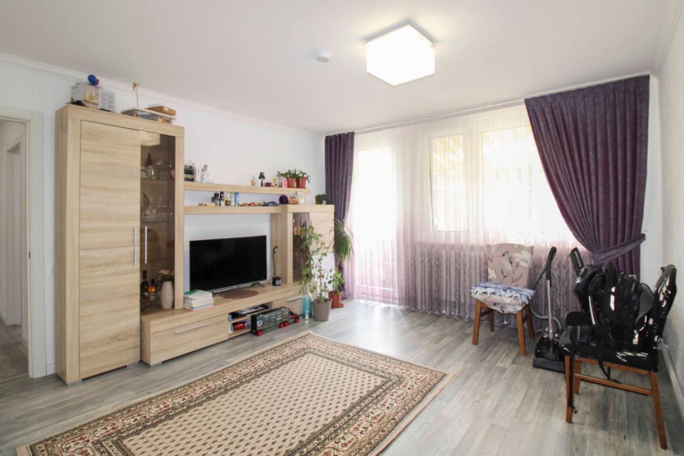 Wohnzimmer Bild 2