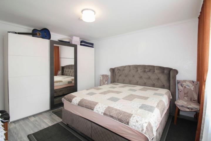 Schlafzimmer Bild 2