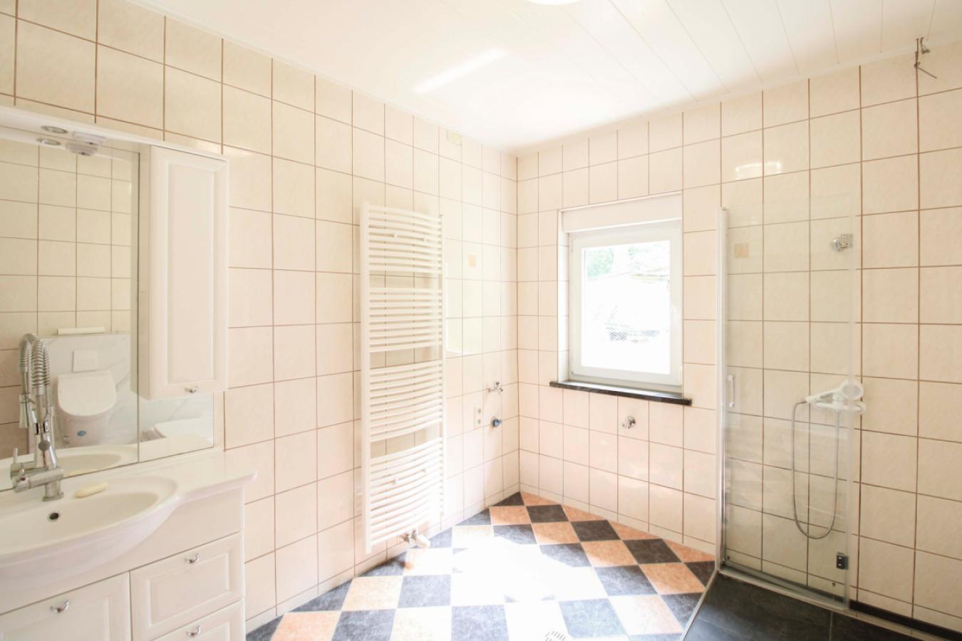 Badezimmer EG