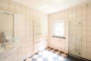 Badezimmer EG