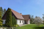 Hauseingang und Terrasse