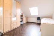 Schlafzimmer DG