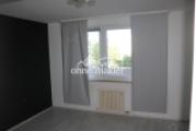 Schlafzimmer, dahinter Balkon
