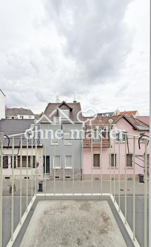 Balkon Straßenseite