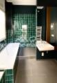 Hauptbad/Dusche/WC