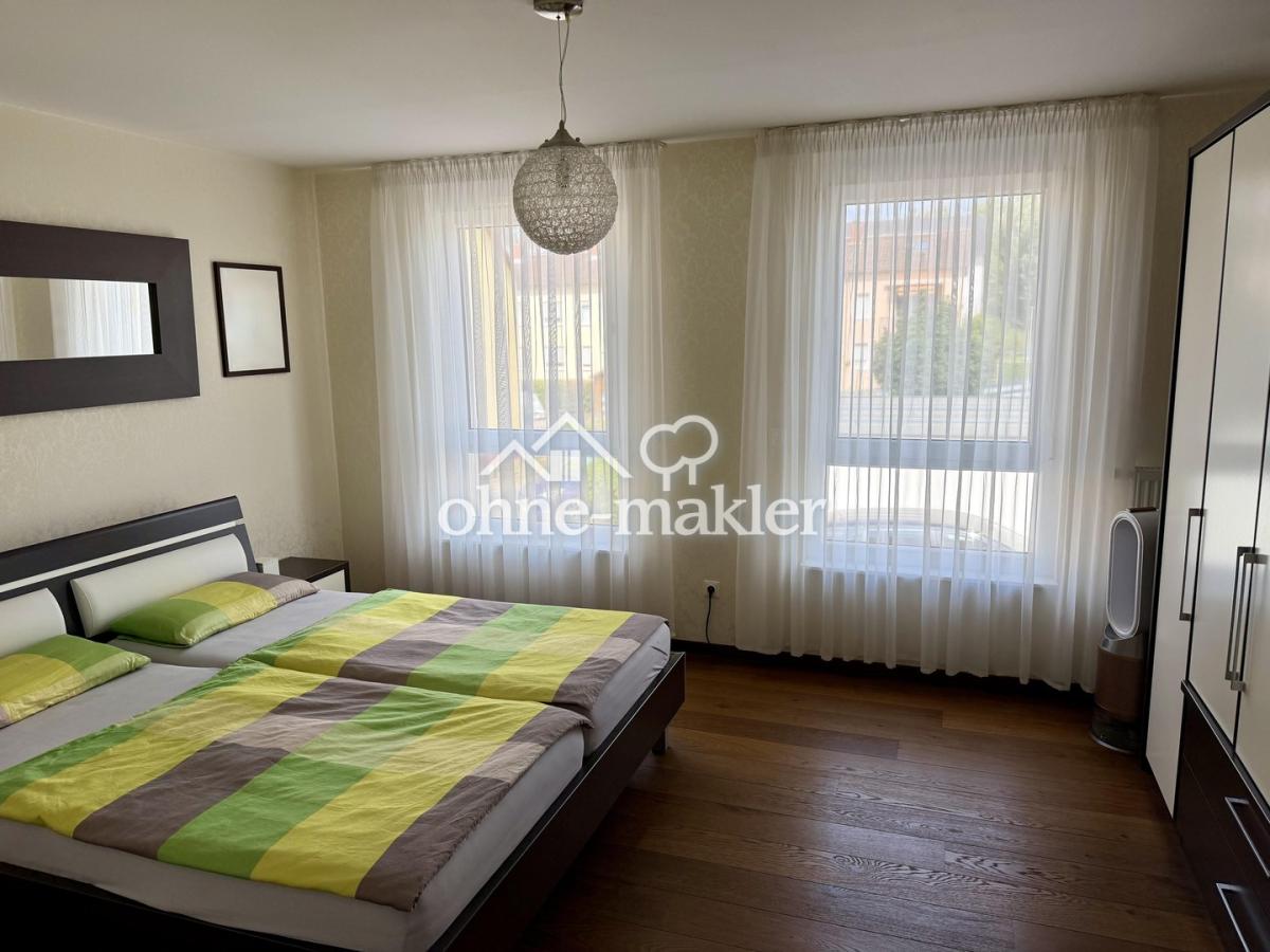 Schlafzimmer Bild 1