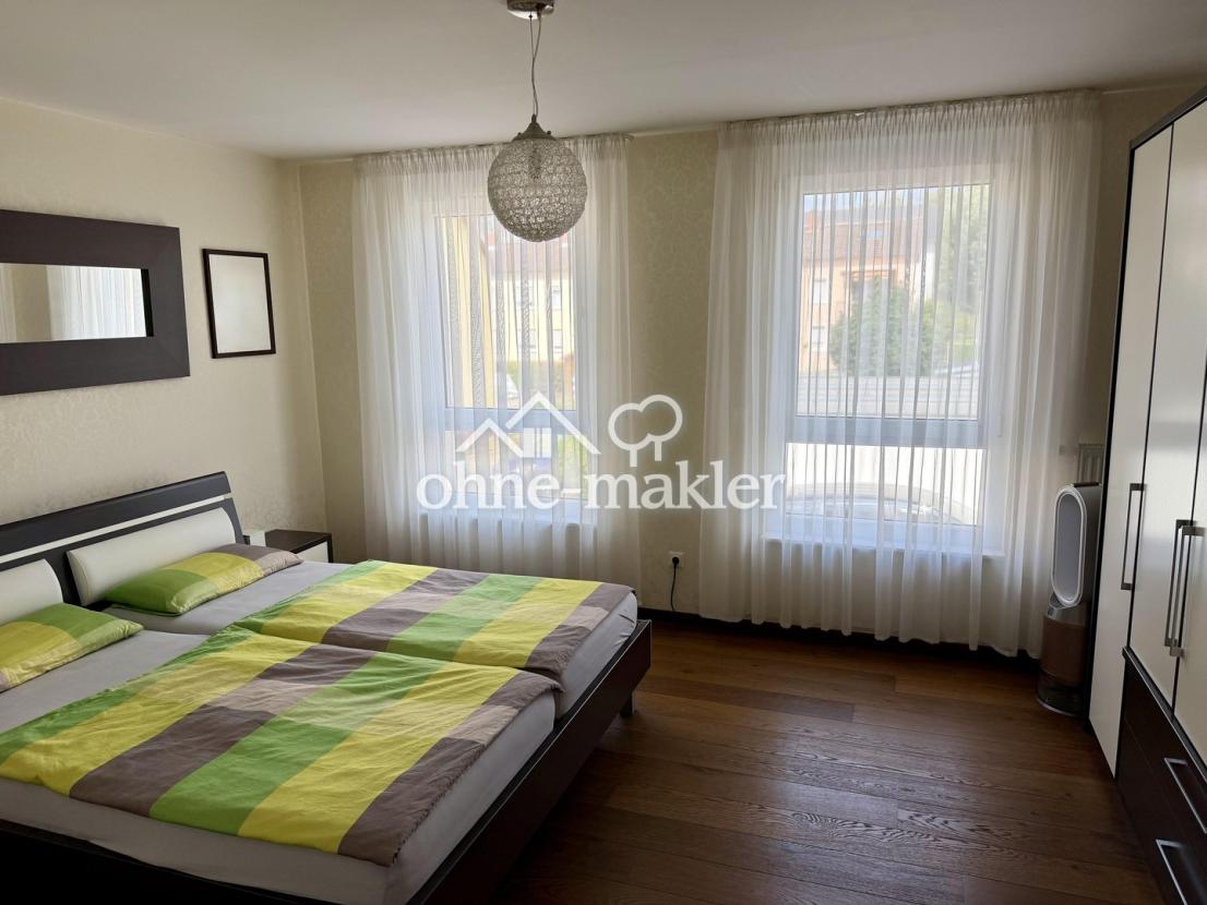 Schlafzimmer Bild 1