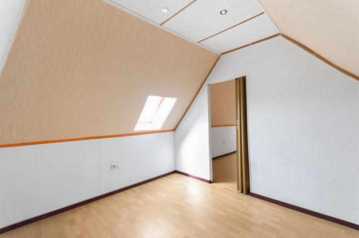 Schlafraum im DG