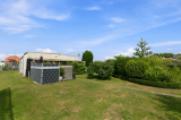 Weitläufiges Grundstück mit Gartenhaus