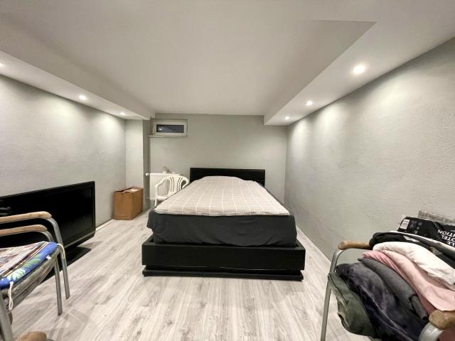 Schlafzimmer (UG)