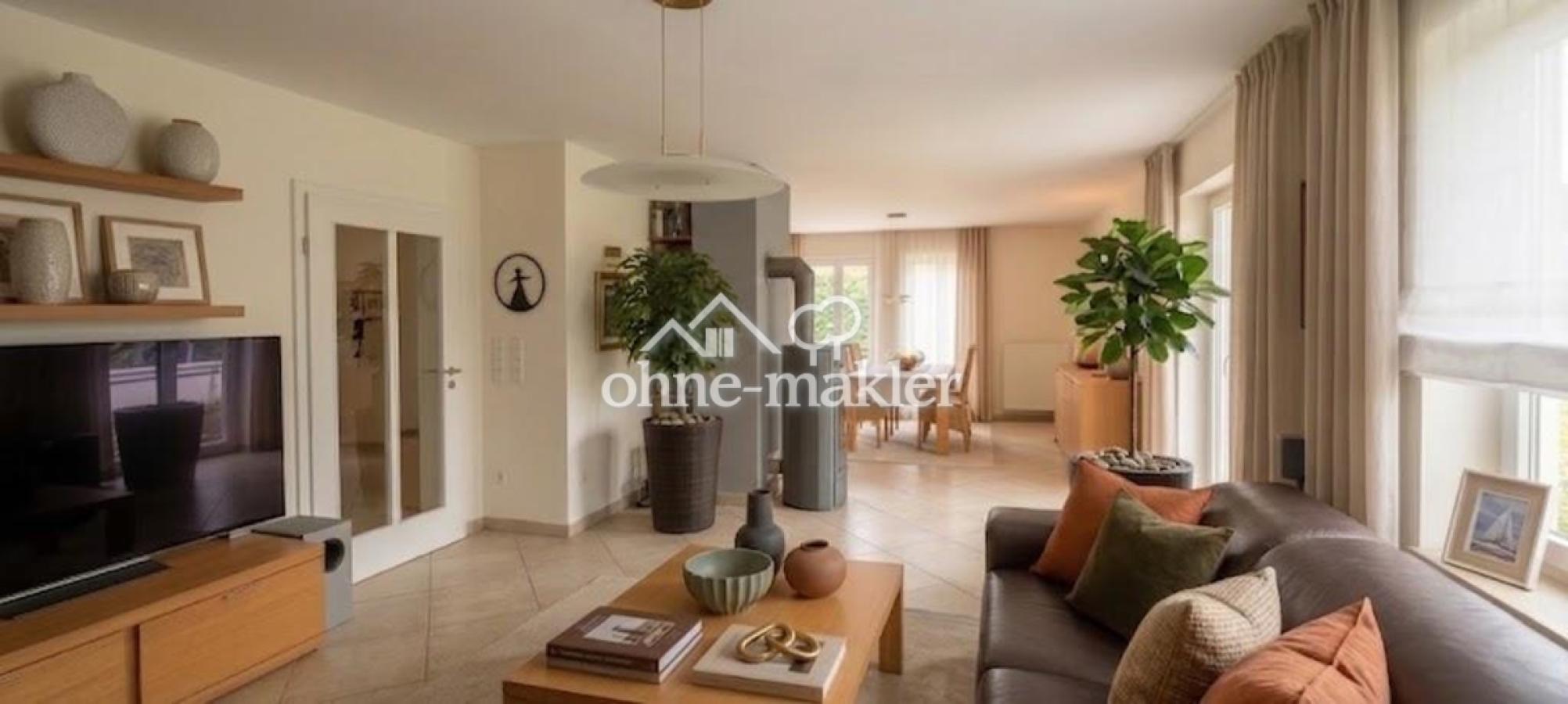 Wohnzimmer+Essbereich EG