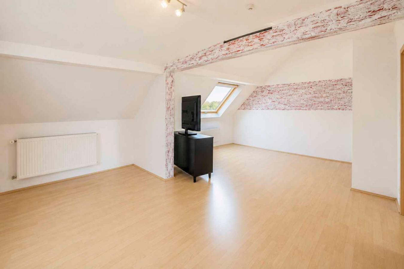 Wohnzimmer DG