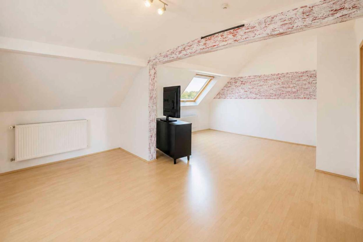 Wohnzimmer DG